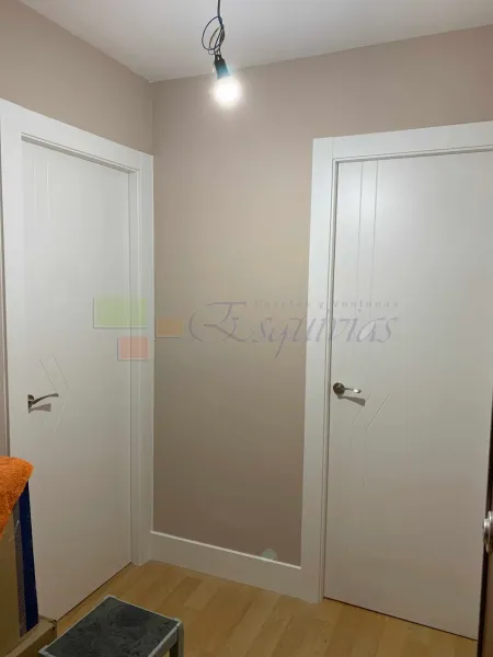 2 puertas blancas instaladas lisas img_2135_r1.jpg