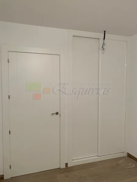 Puerta Interior Moderna y armario a juego Modelos 8200
