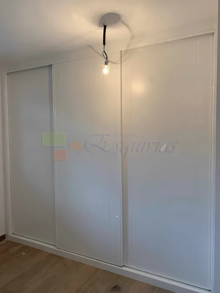 Puertas Interiores Modernas Modelo 8200 instaladas