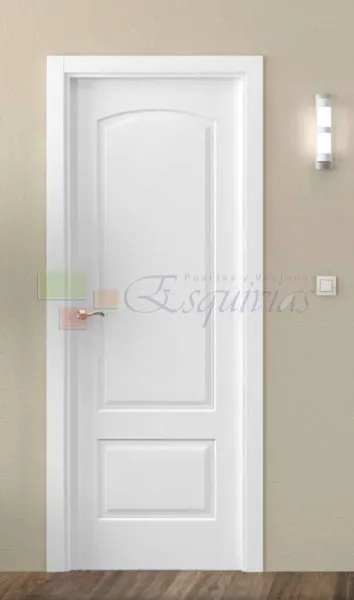 Puerta Interior Clásica Modelo Altea Plafónada Maciza Lacada en Blanco